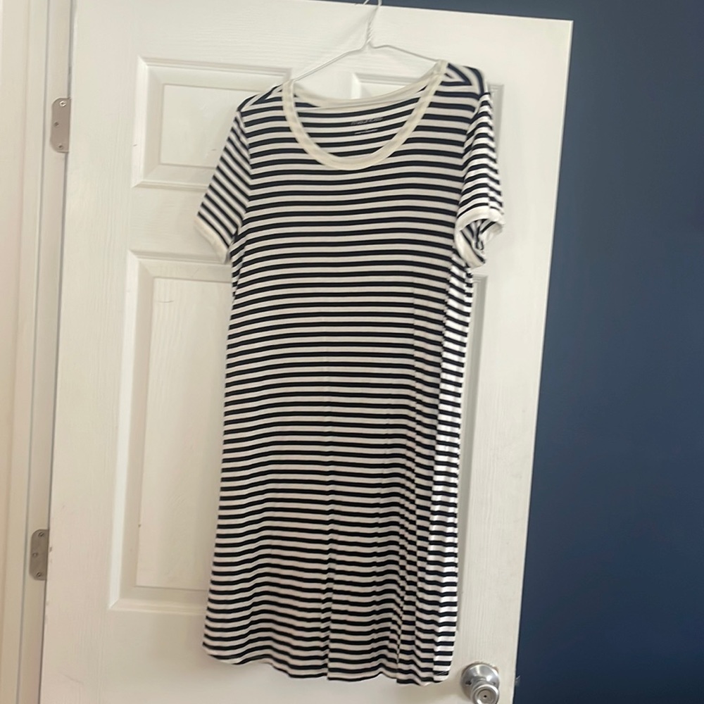 Blue and white stripe midi tshirt dress
